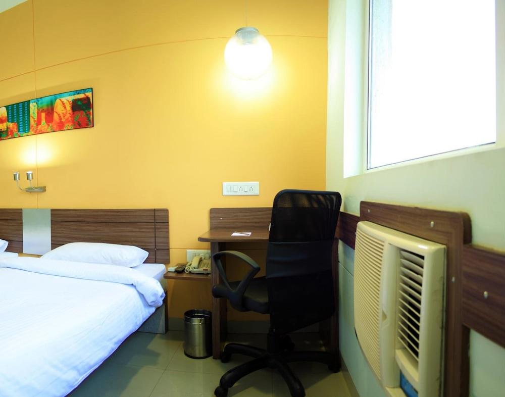East Delhi Hotell New Delhi Exteriör bild