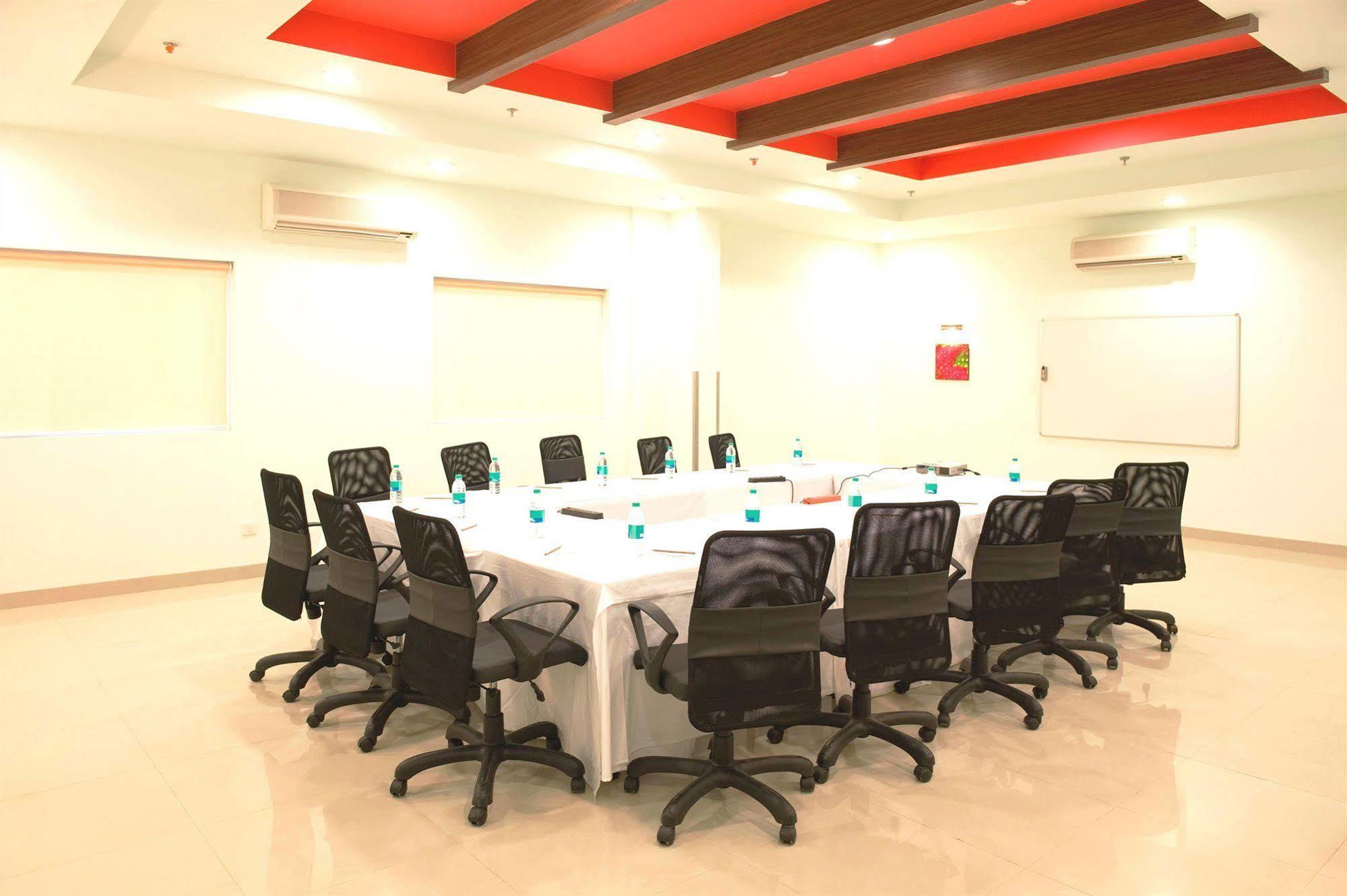 East Delhi Hotell New Delhi Exteriör bild
